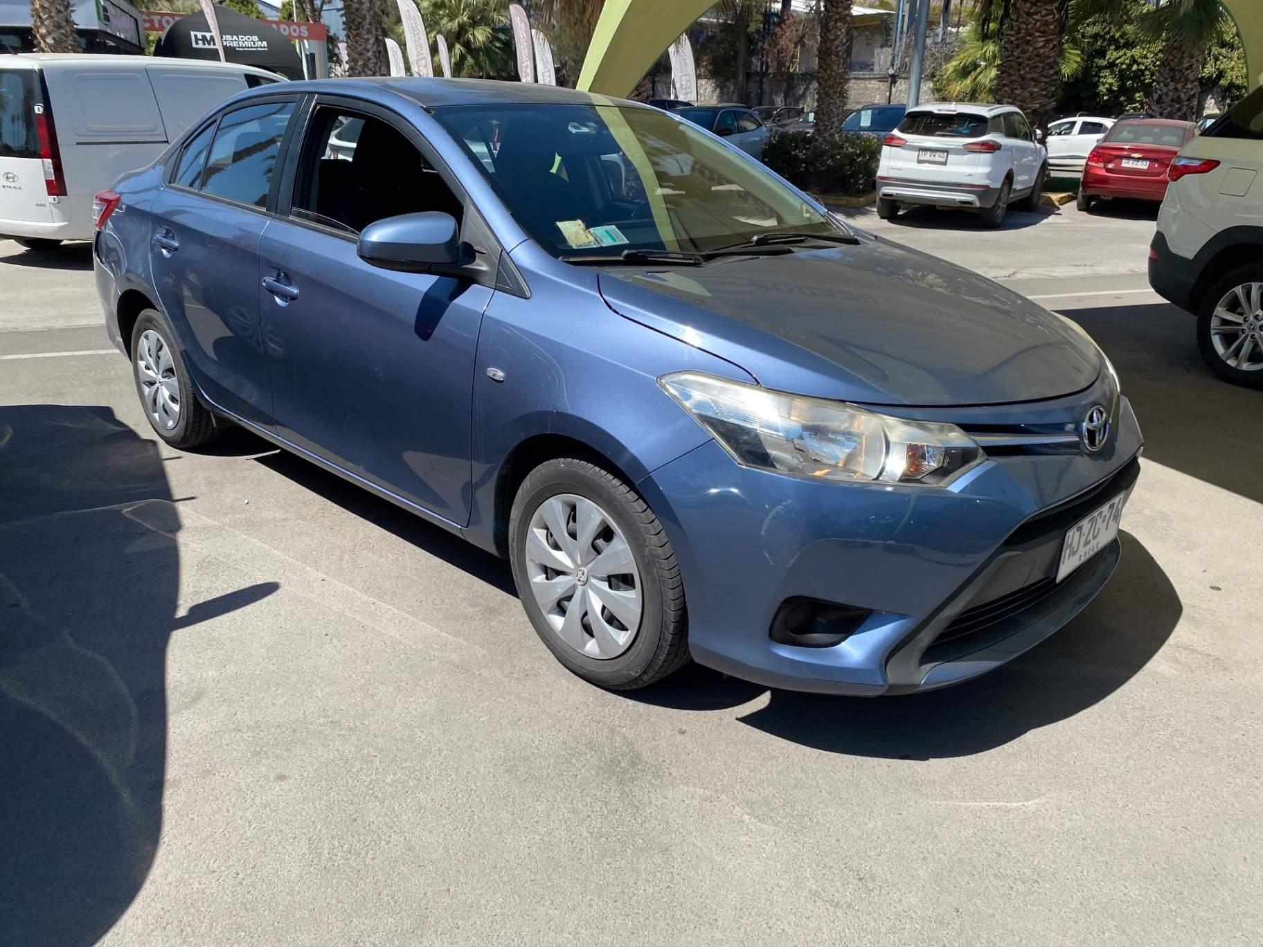 Automovil Toyota Yaris