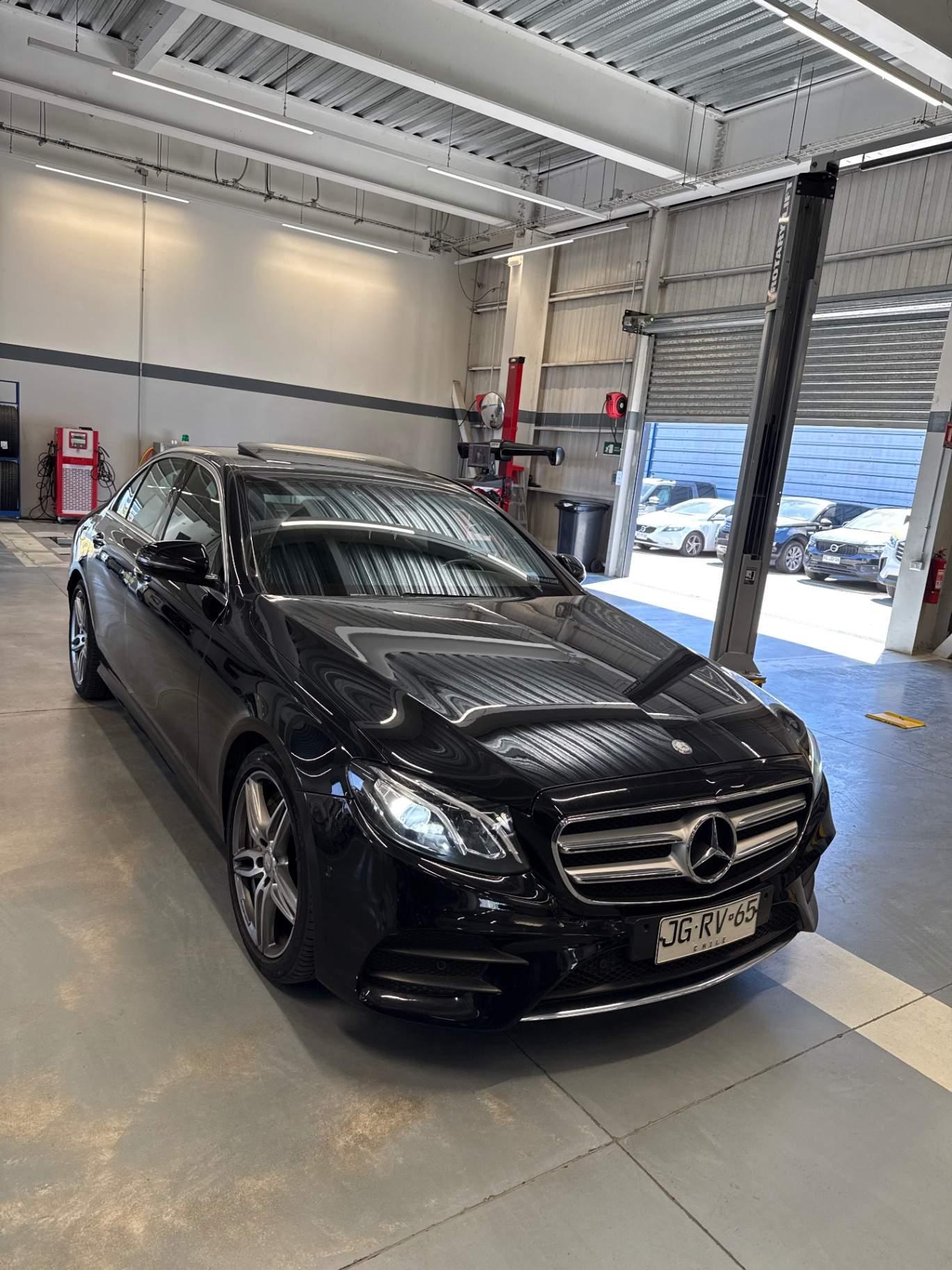 Automovil Mercedes Benz E 300