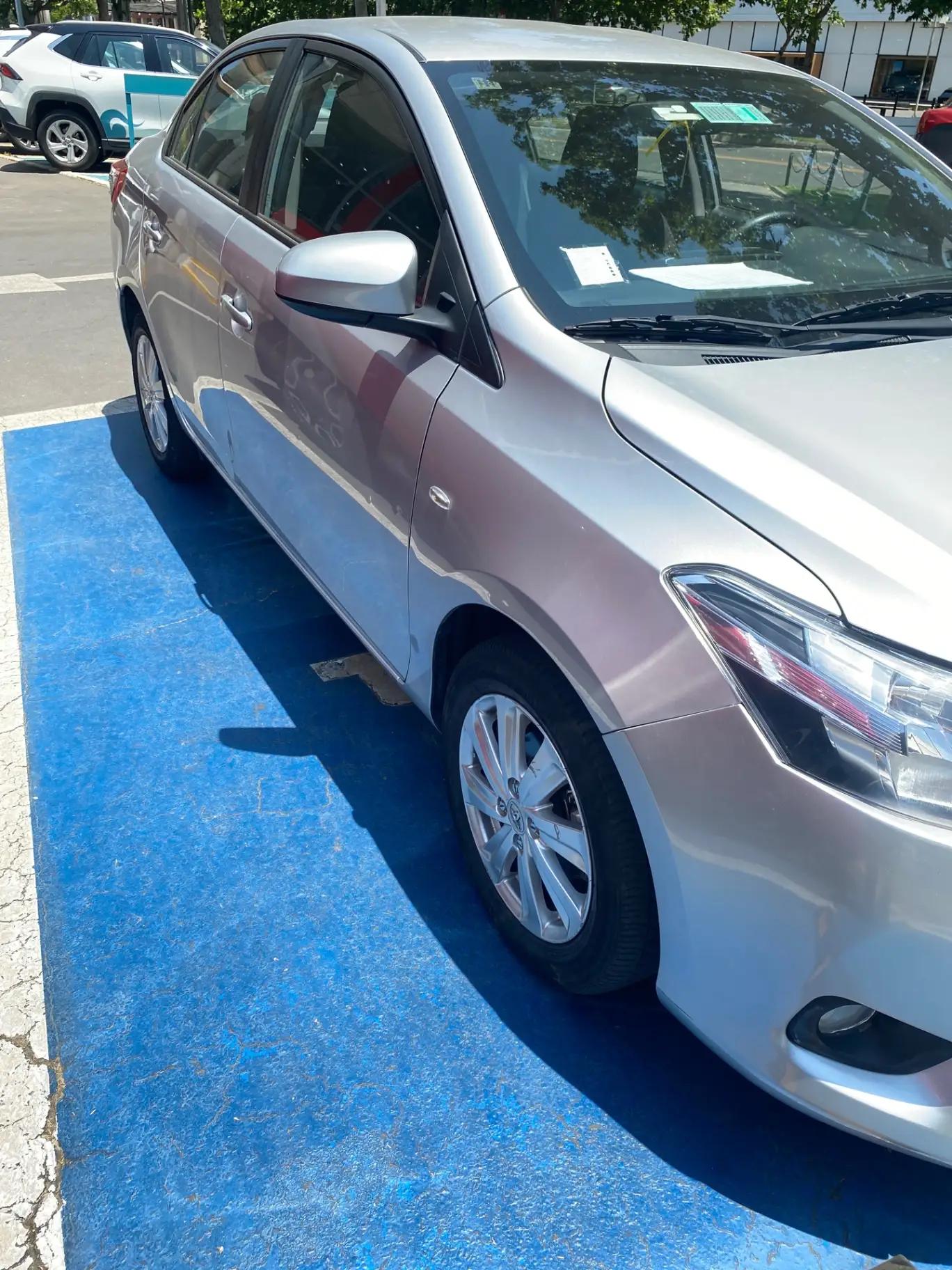 Automovil Toyota Yaris