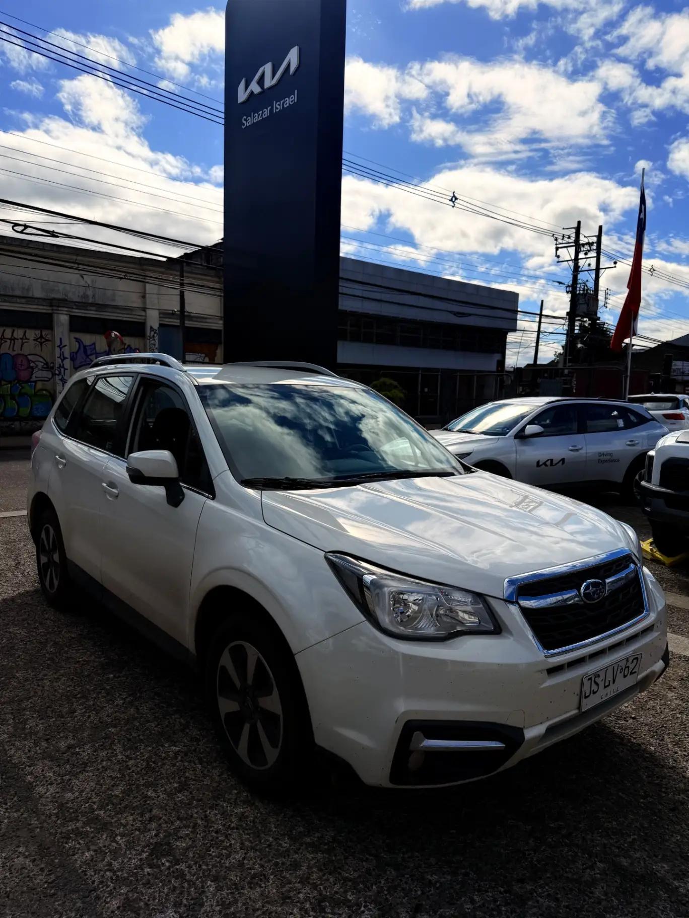 Station Wagon Subaru Forester