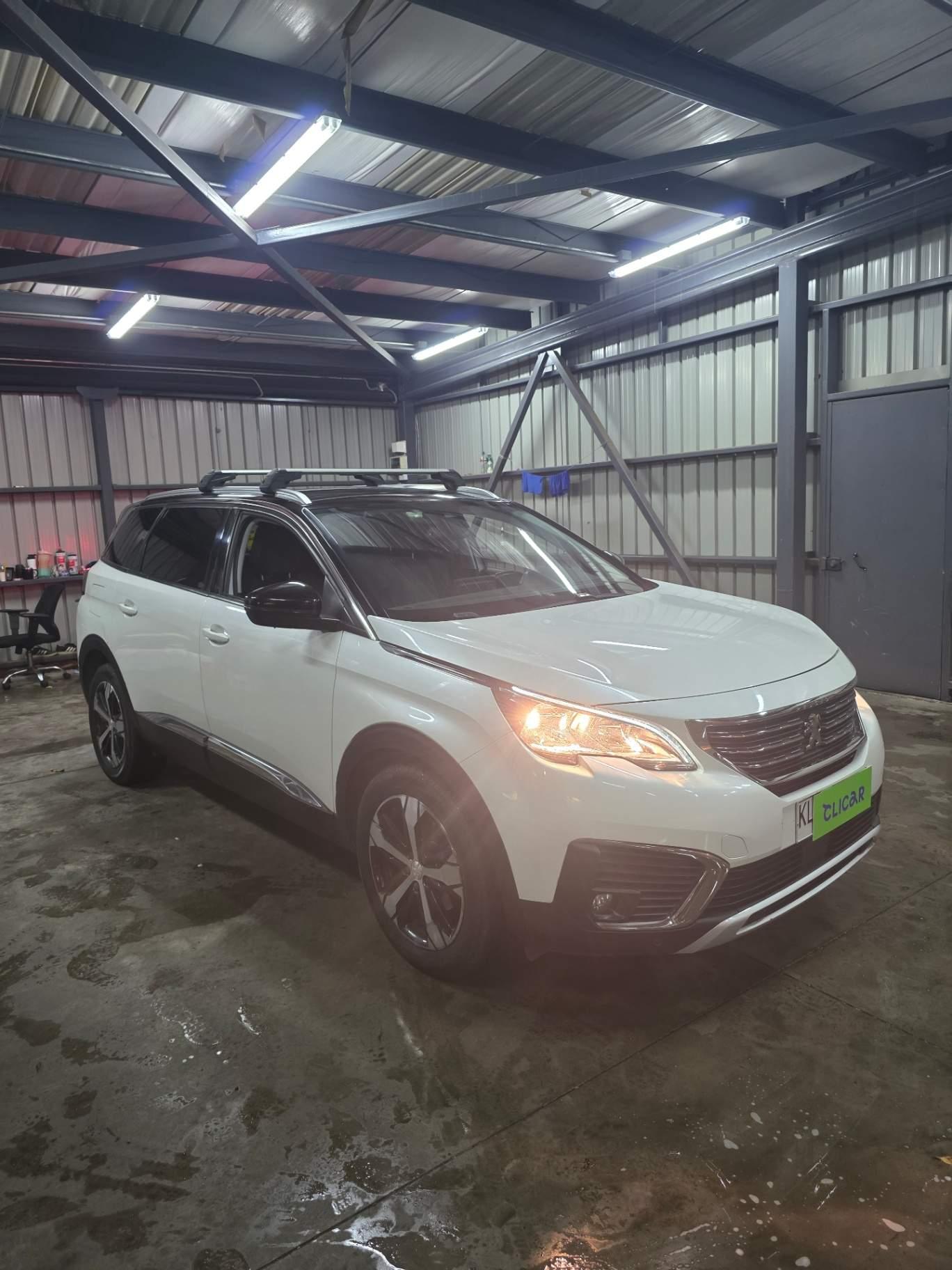 Suv Peugeot 5008