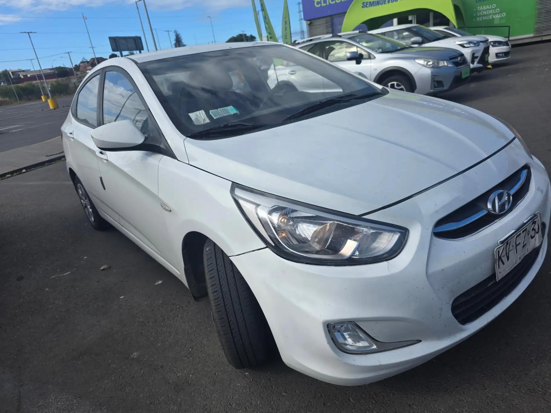 Automovil Hyundai Accent Sedan