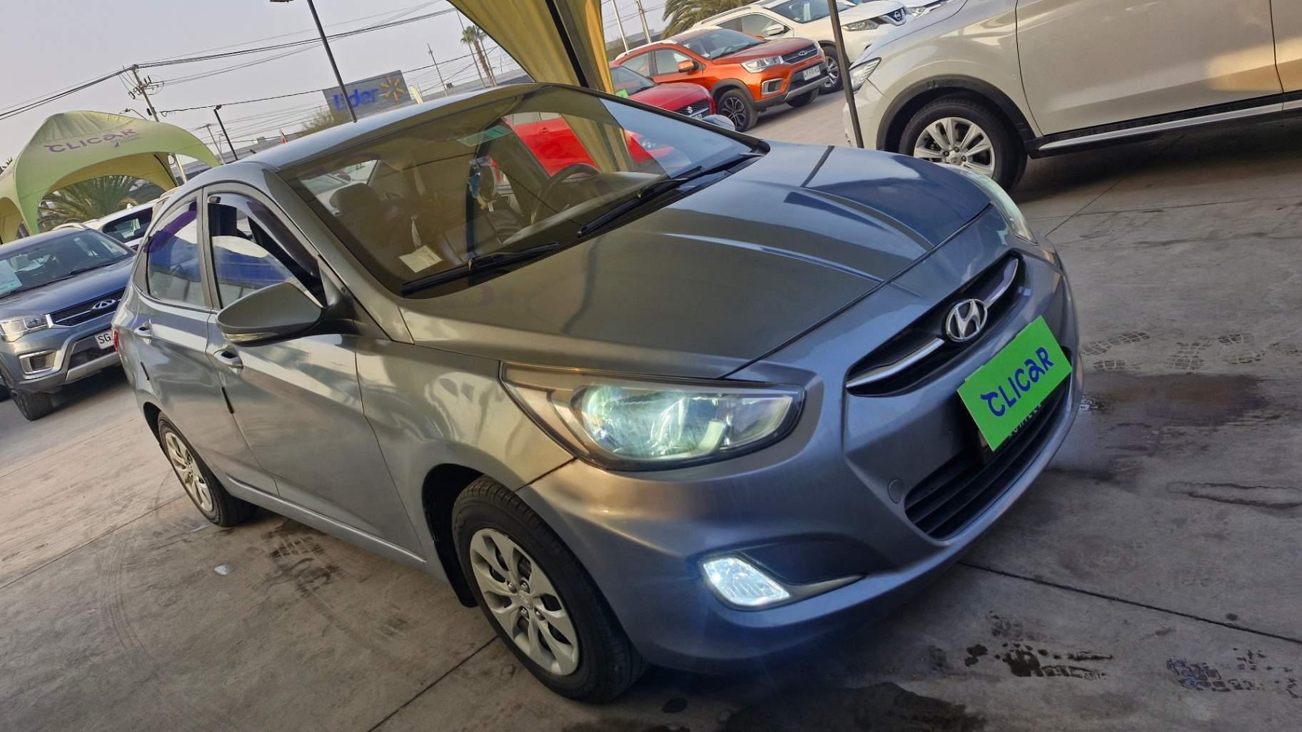 Automovil Hyundai Accent