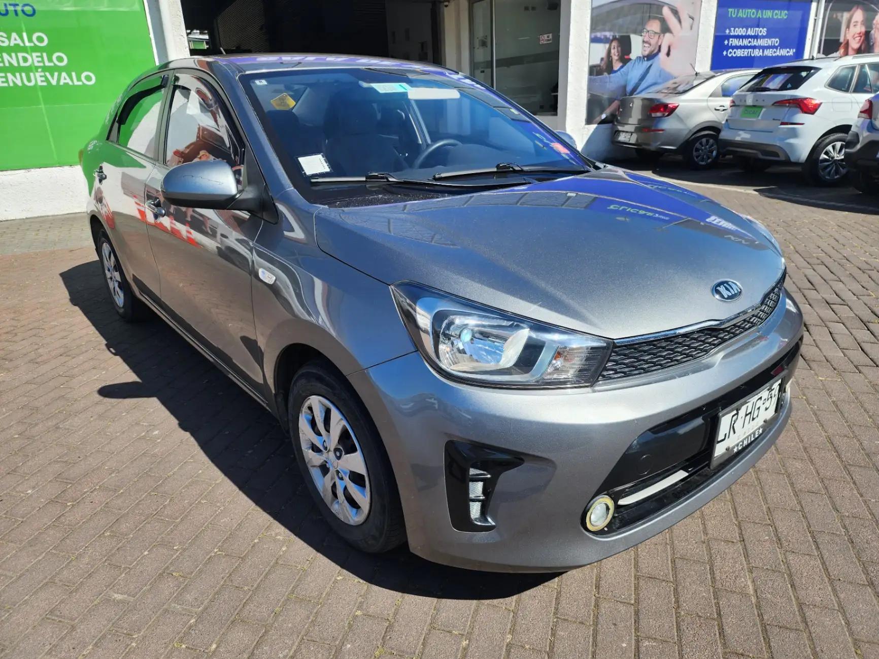 Automovil Kia Soluto