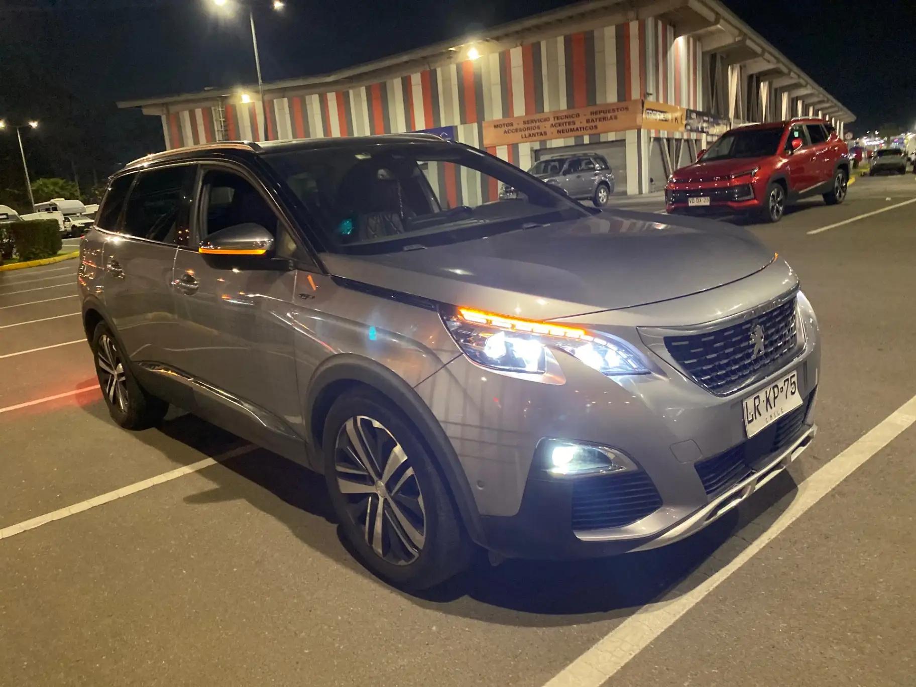 Station Wagon Peugeot 5008