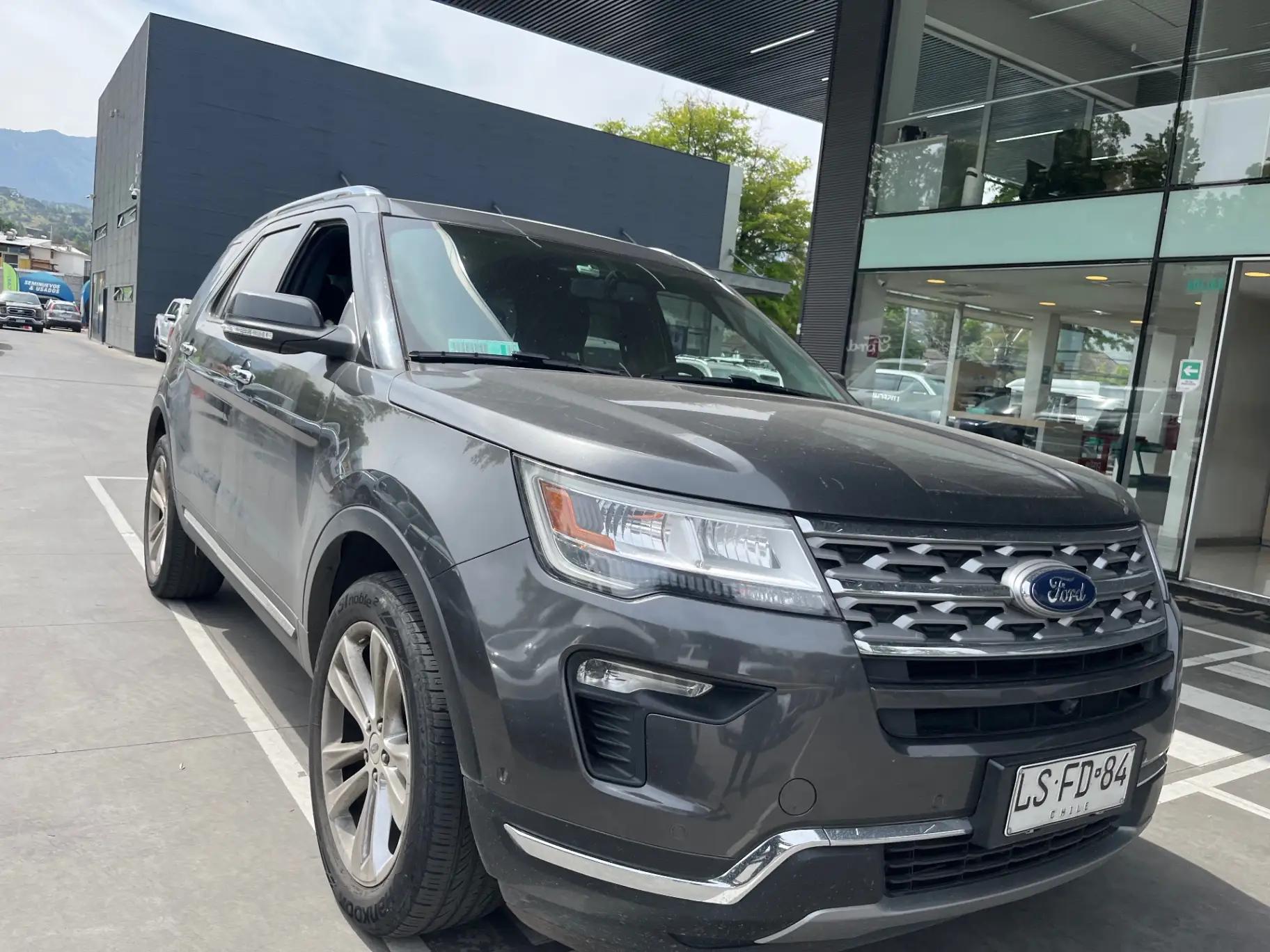 Station Wagon Ford Explorer