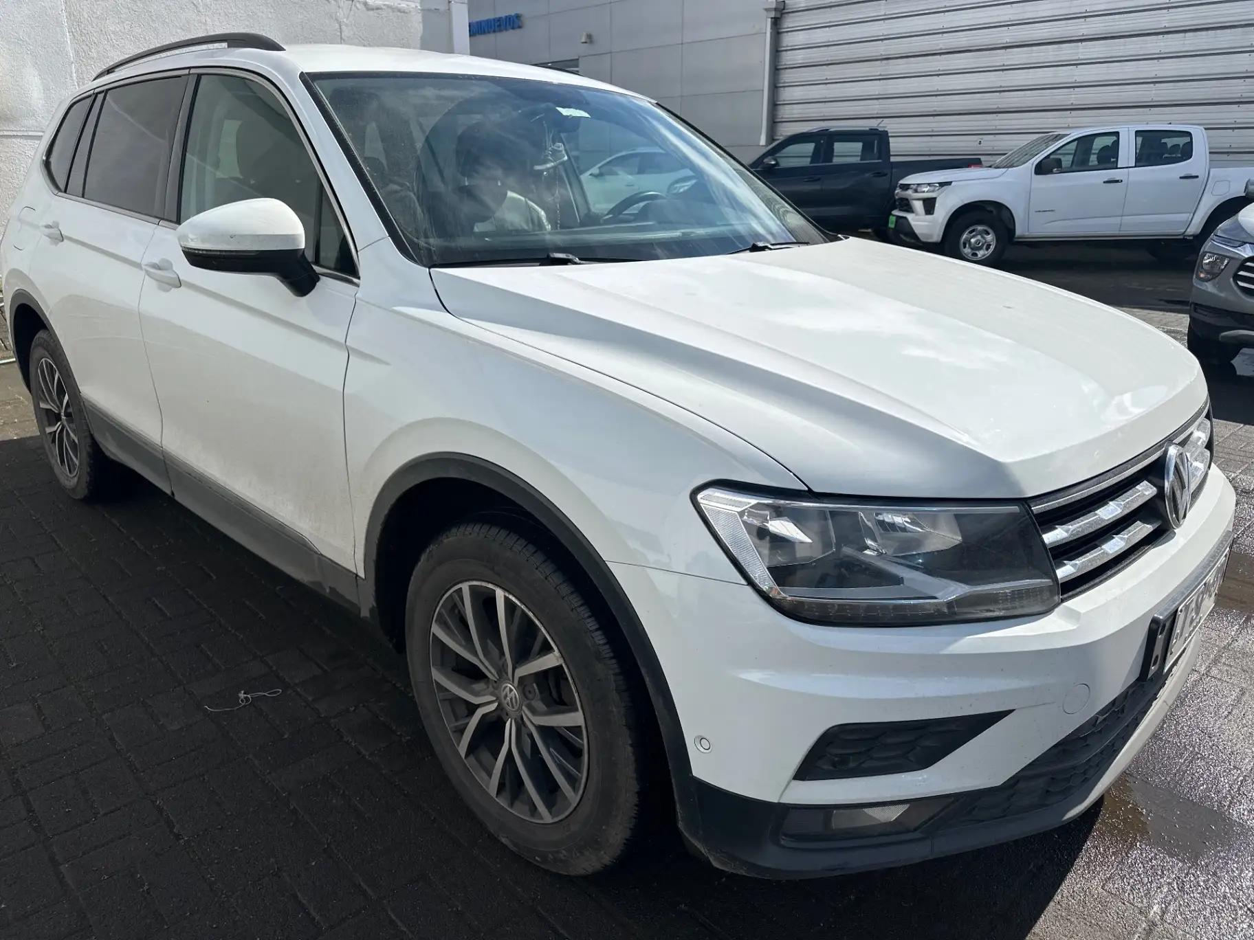 Station Wagon Volkswagen Tiguan