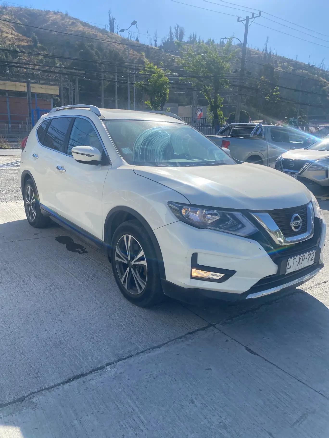 Station Wagon Nissan X-trail