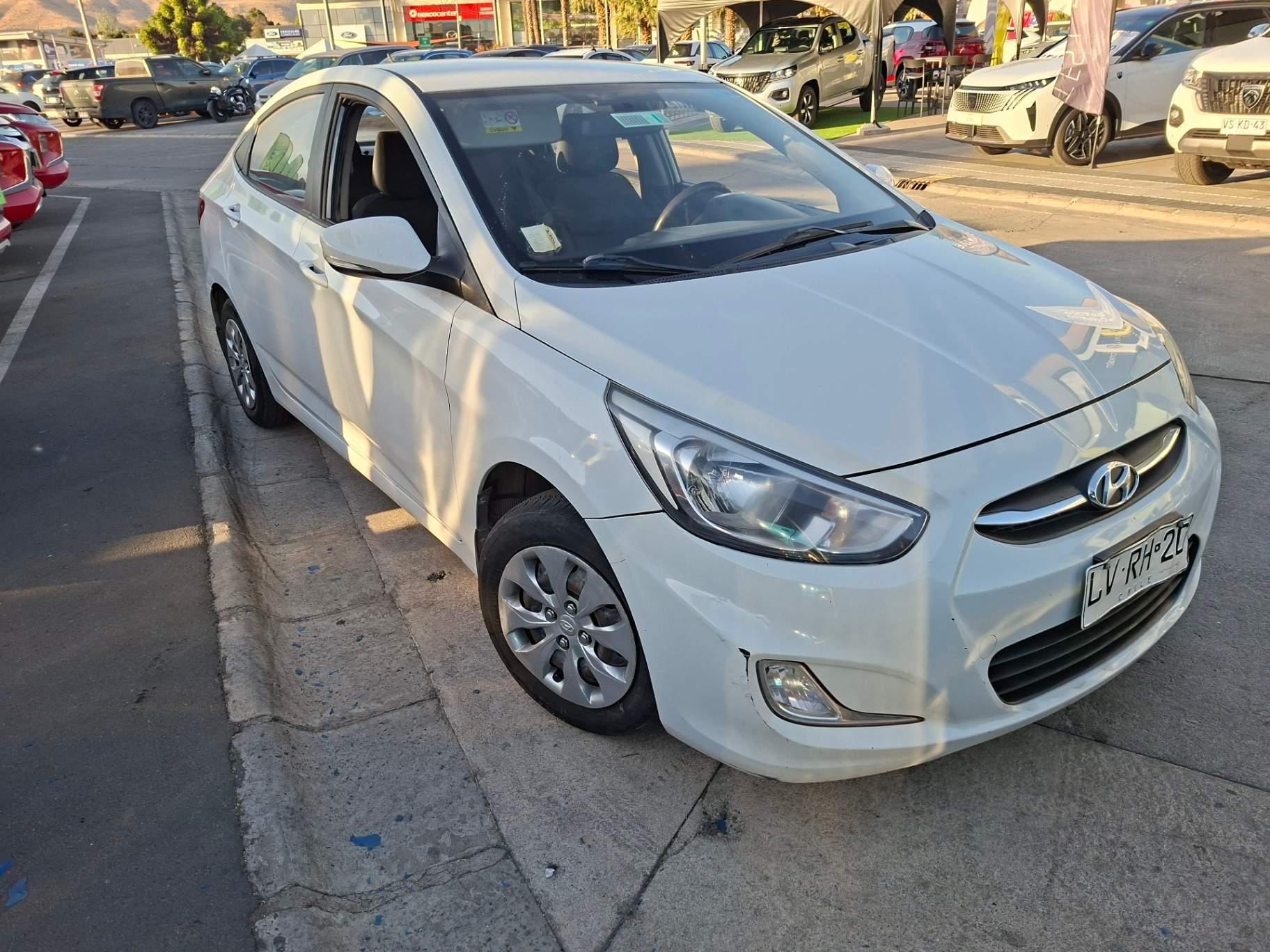 Automovil Hyundai Accent