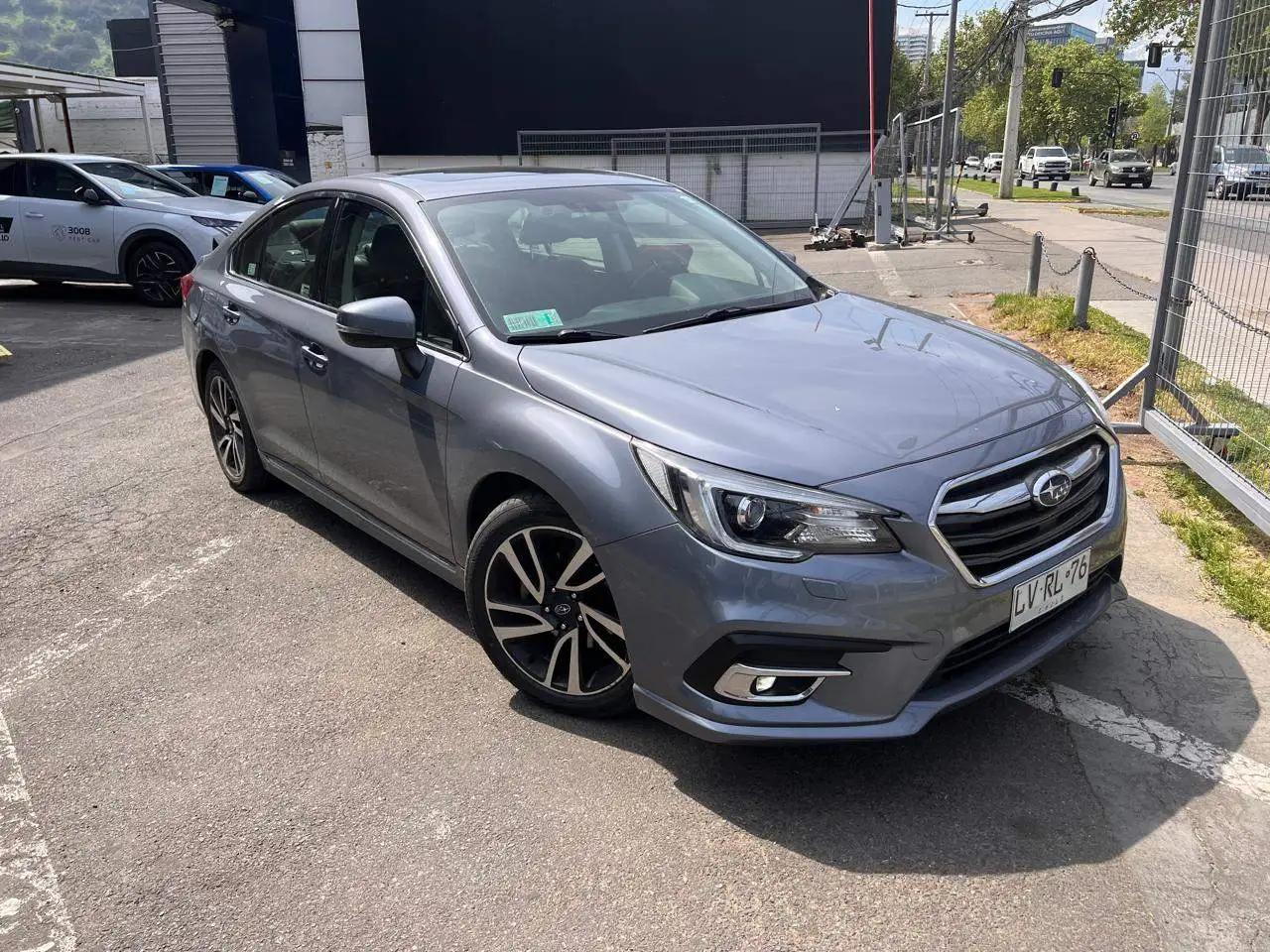 Automovil Subaru Legacy