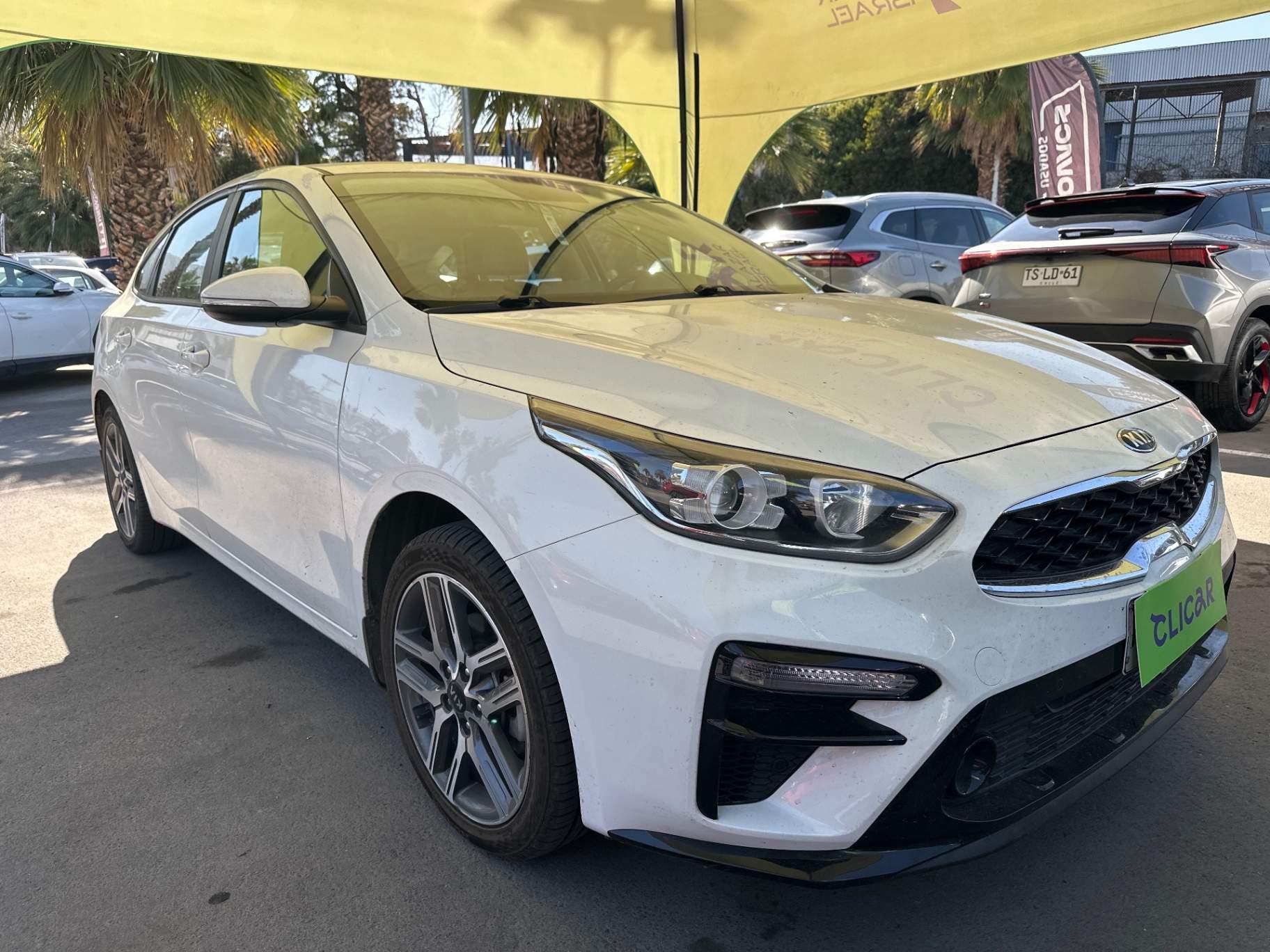 Automovil Kia Cerato 5