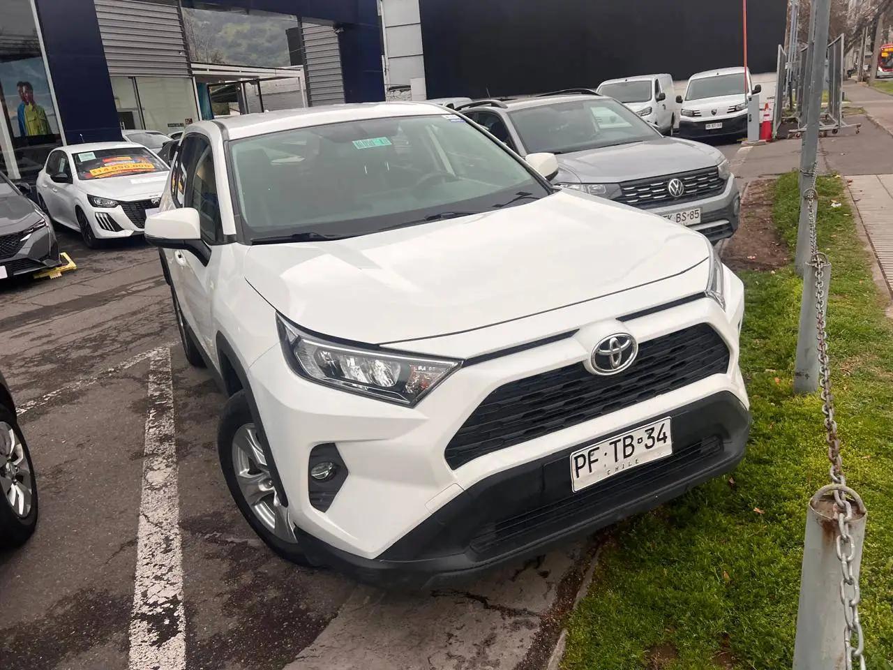 Station Wagon Toyota Rav 4