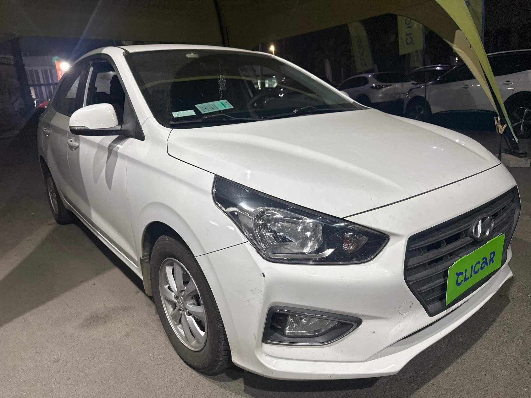 Automovil Hyundai Verna