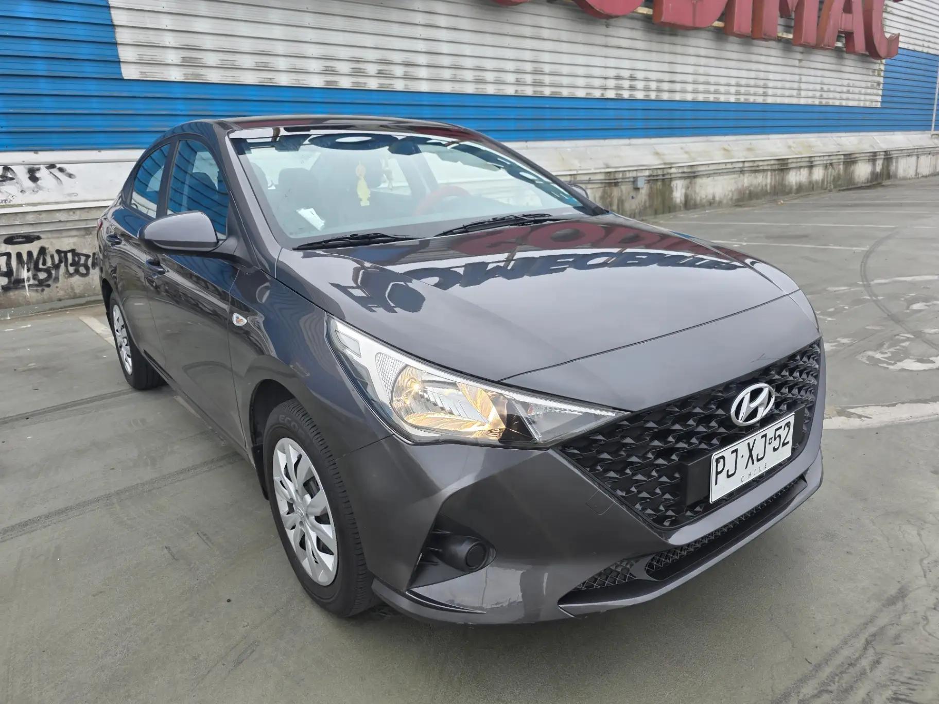 Sedan Hyundai Accent