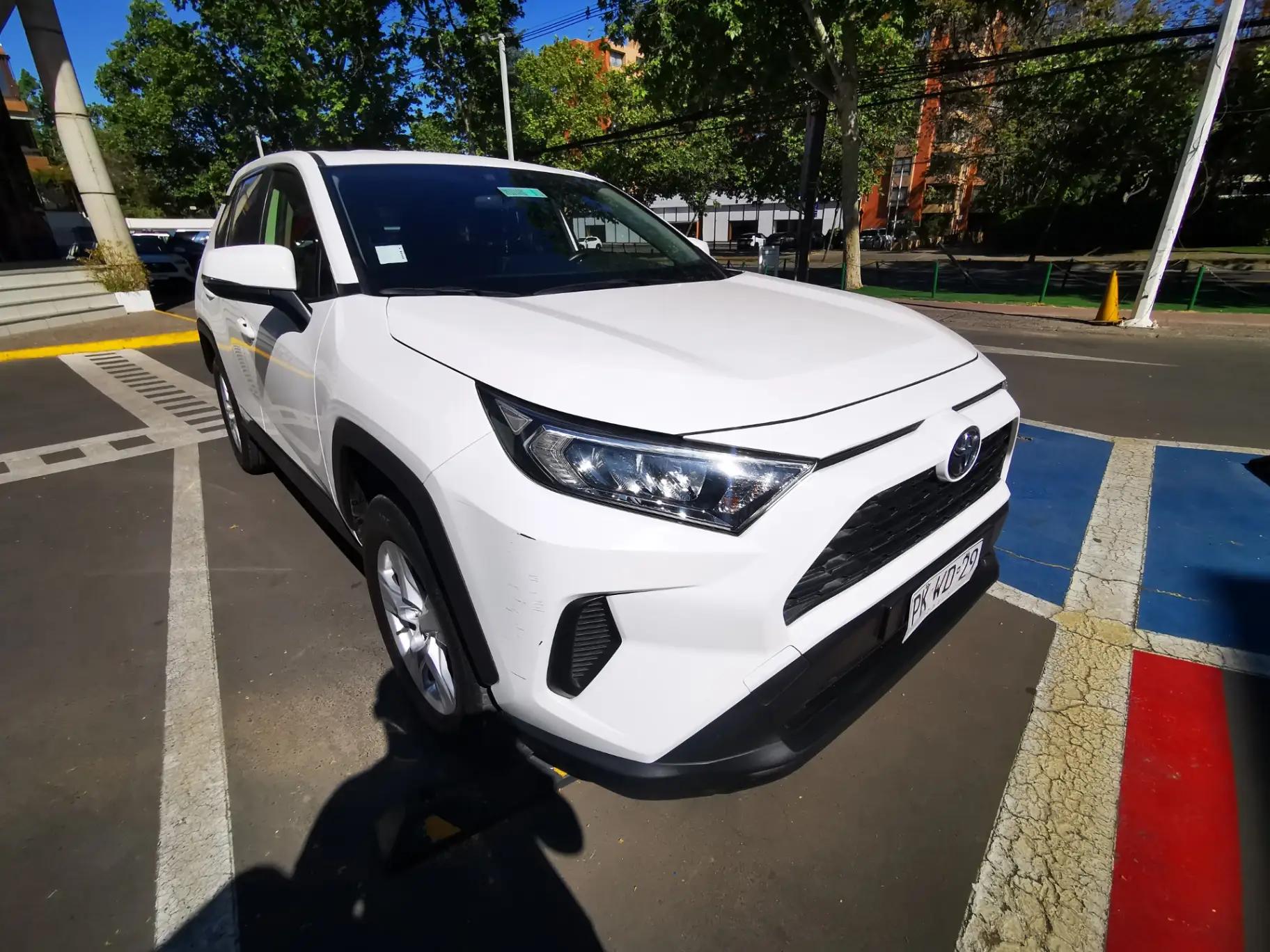 Station Wagon Toyota Rav 4