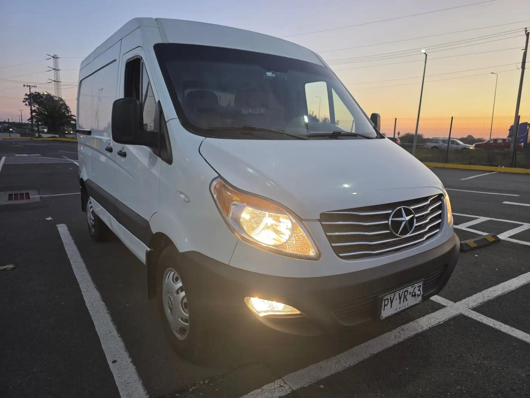 Suv Jac Sunray