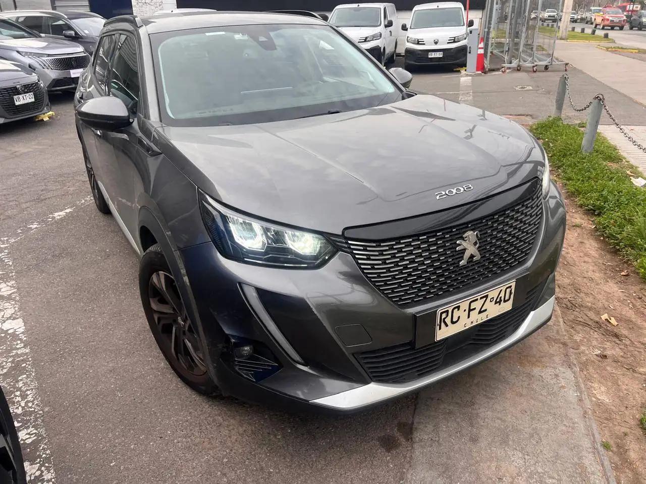 Automovil Peugeot 2008