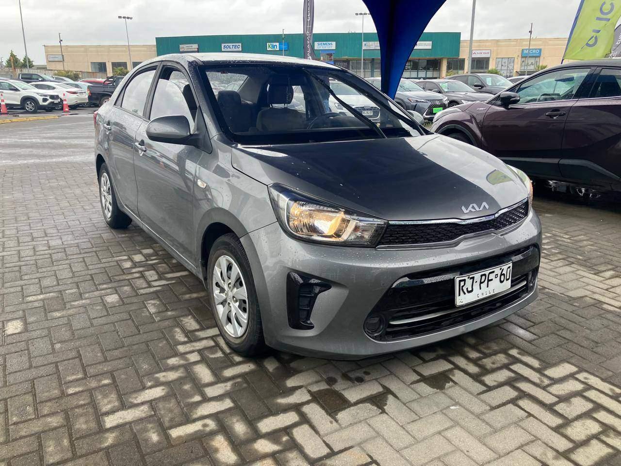 Automovil Kia Soluto