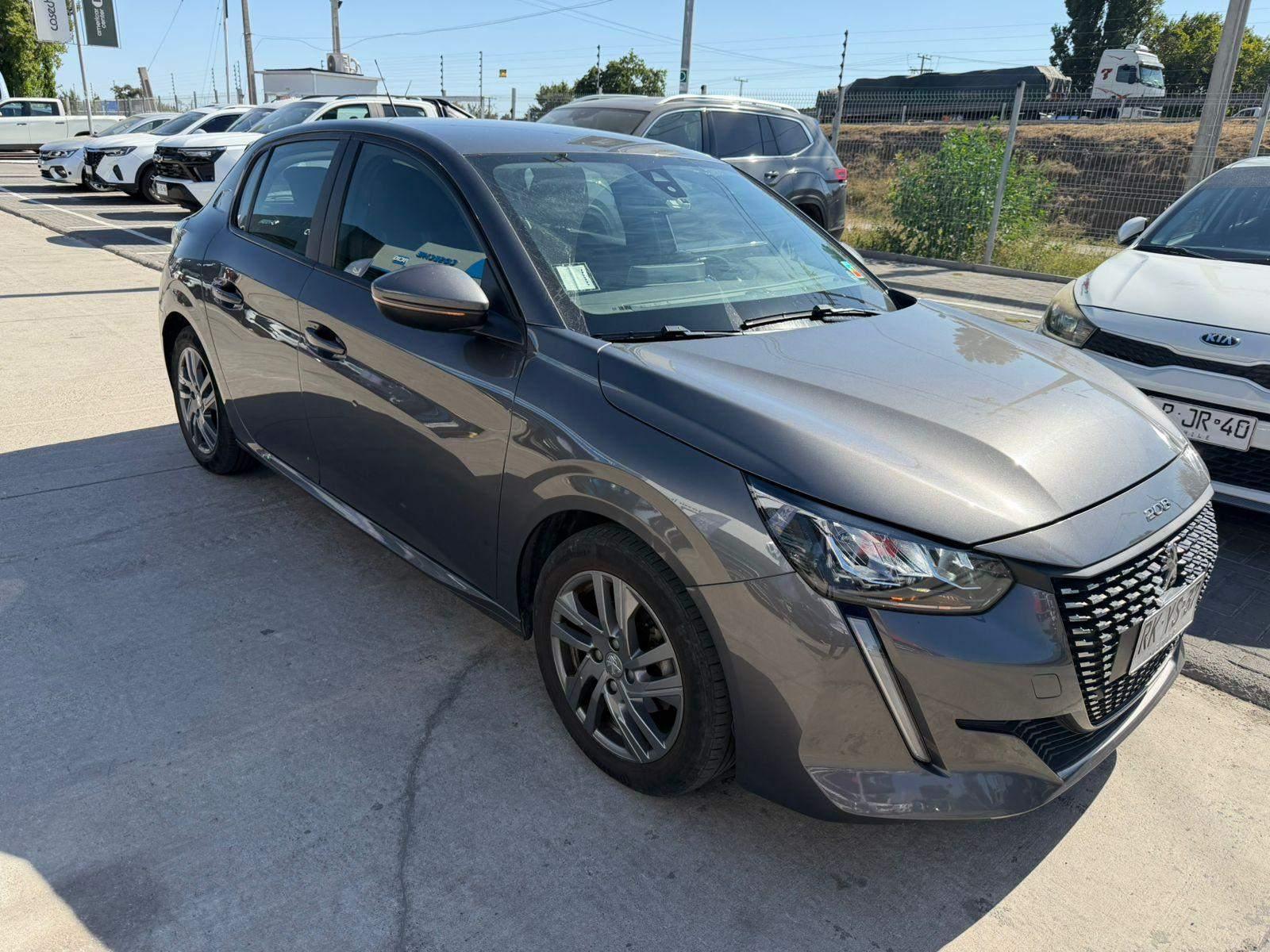 Automovil Peugeot 208