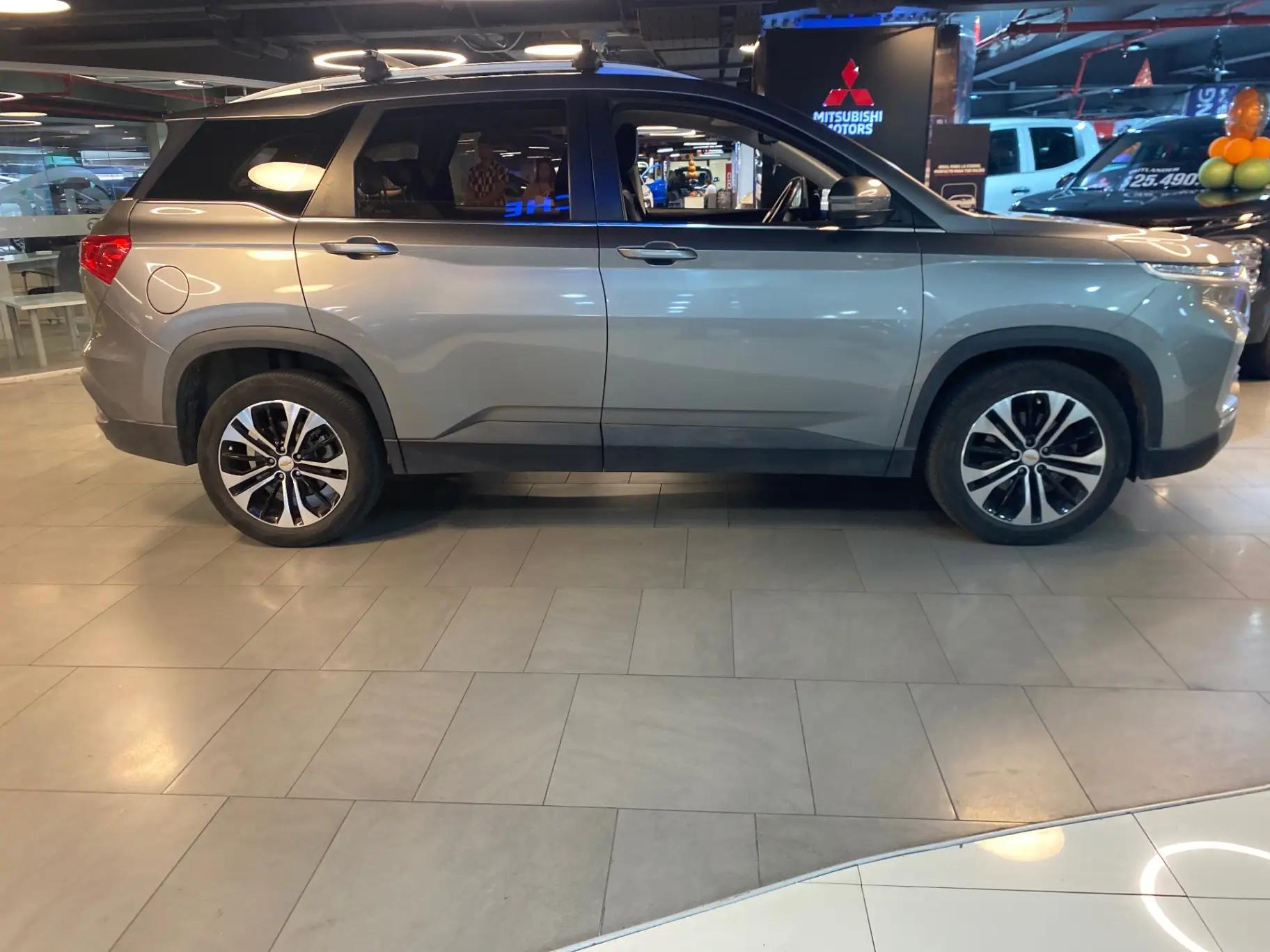 Station Wagon Chevrolet Captiva