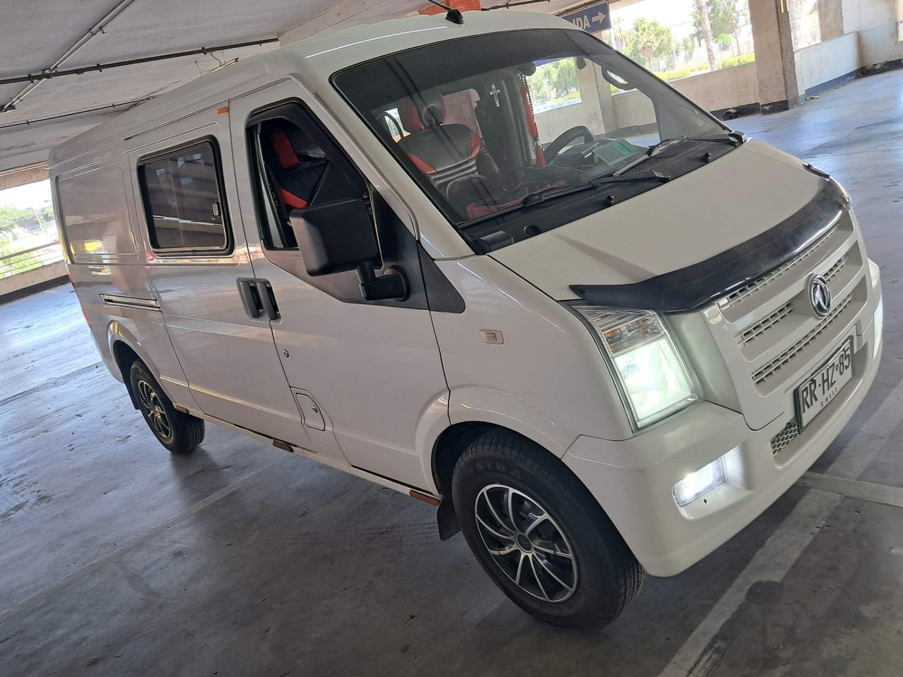 Furgon Dfsk Cargo Van