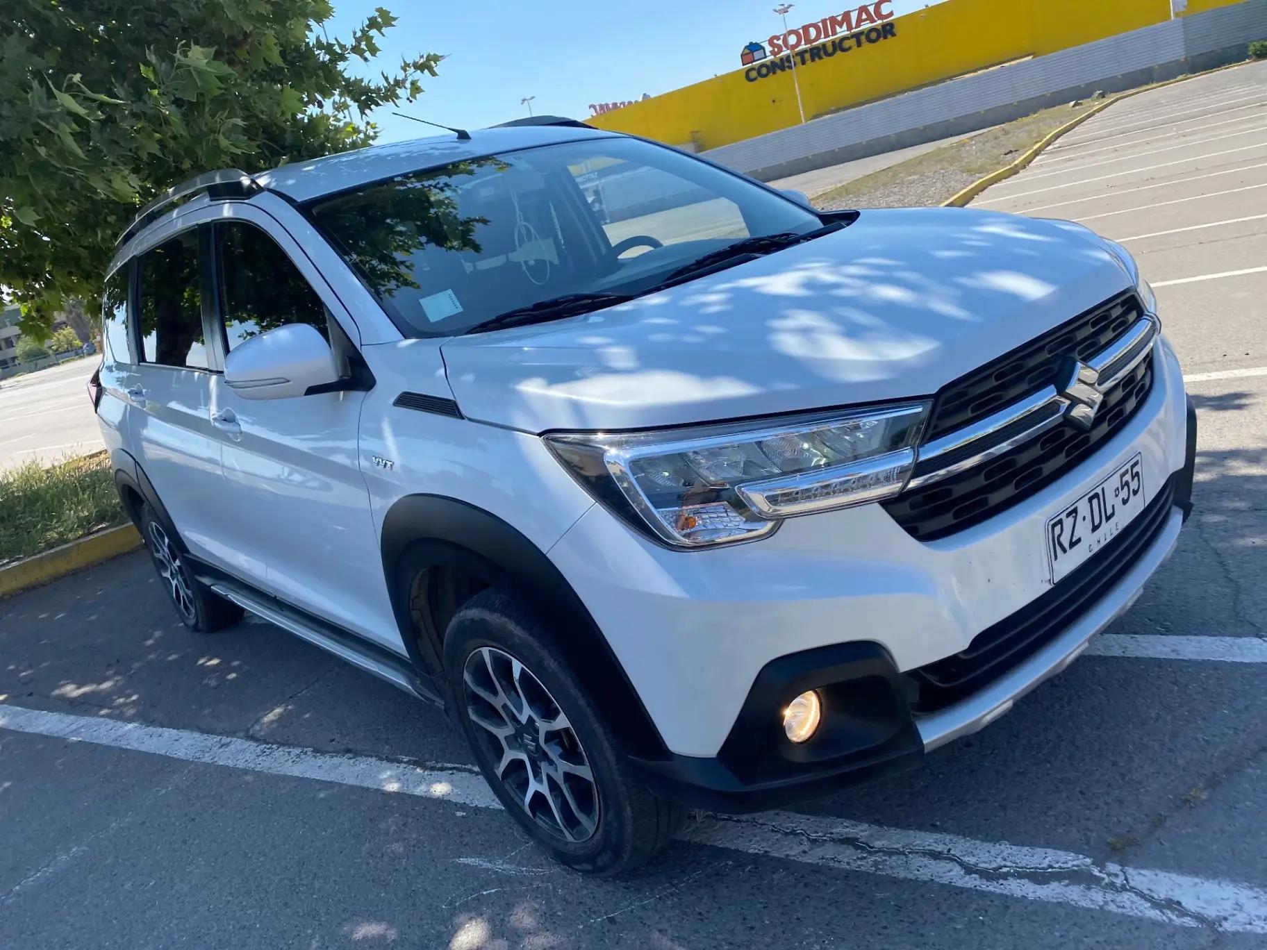 Station Wagon Suzuki Xl7