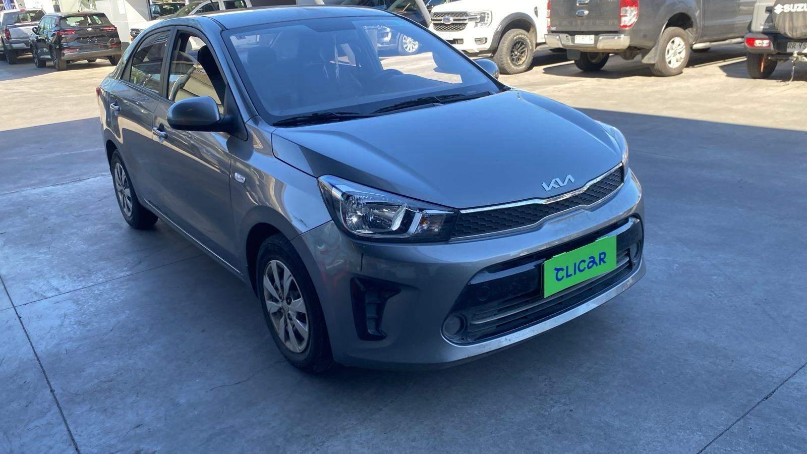 Automovil Kia Soluto