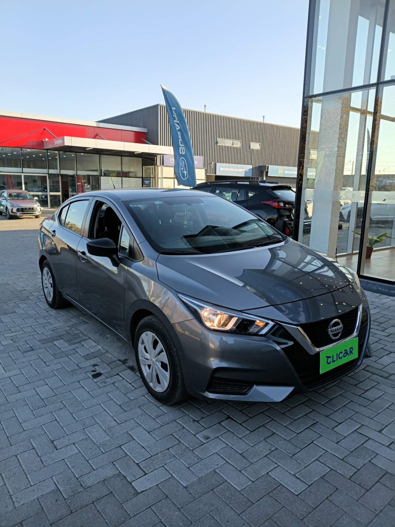 Automovil Nissan Versa