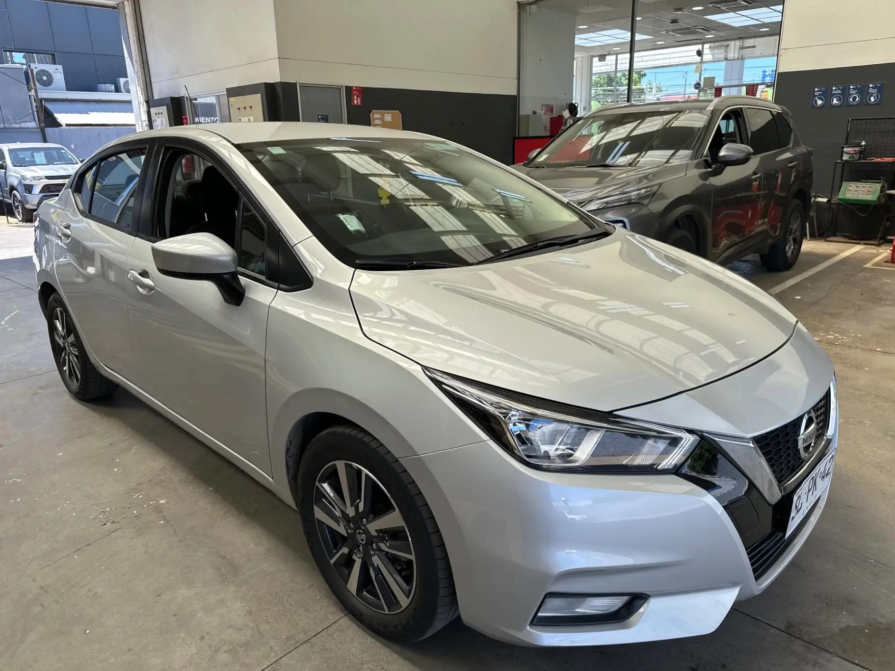 Sedan Nissan Nuevo Versa