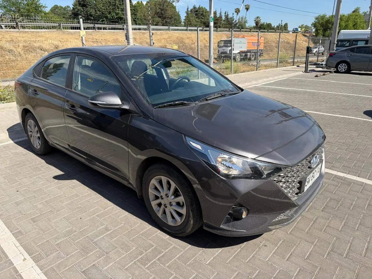 Automovil Hyundai Accent Sedan