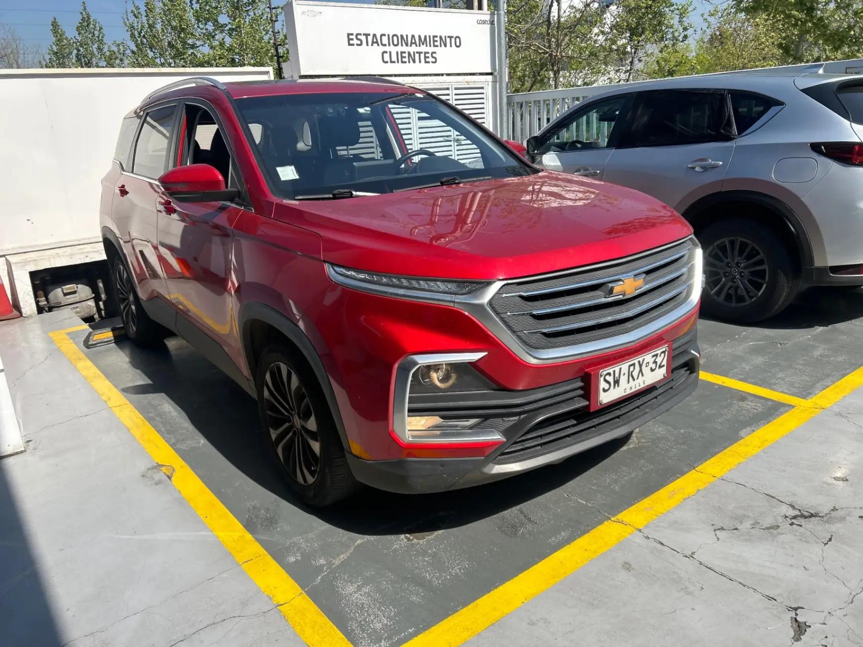 Station Wagon Chevrolet Captiva