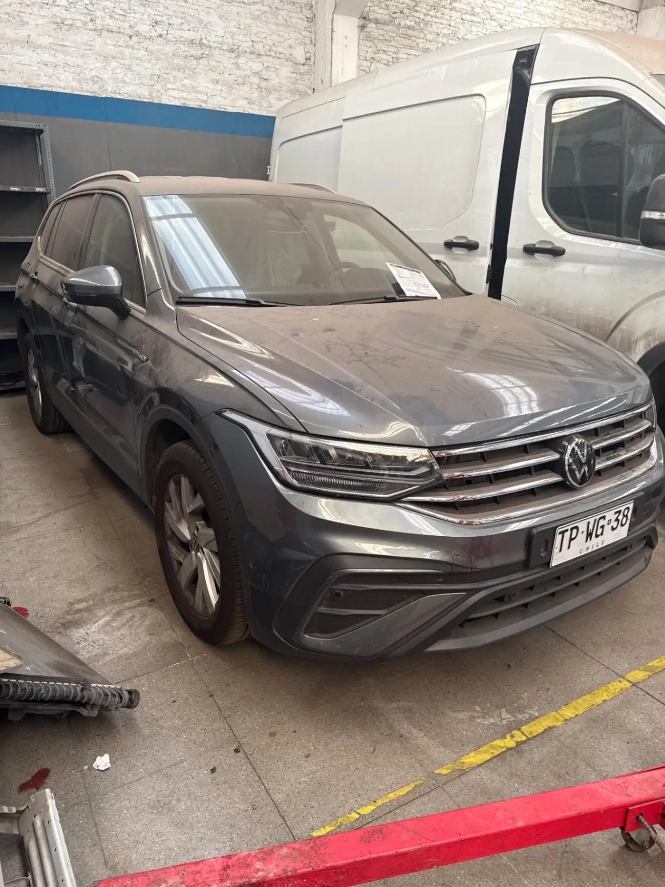 Station Wagon Volkswagen Tiguan