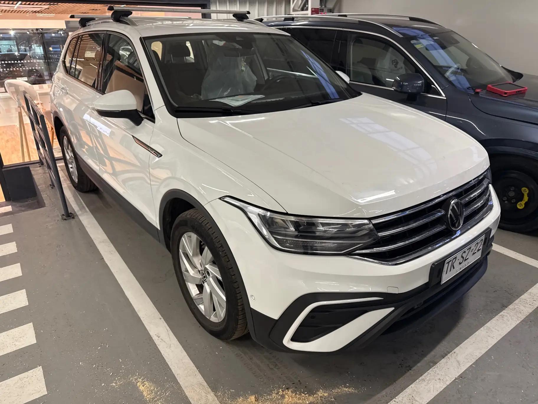 Station Wagon Volkswagen Tiguan