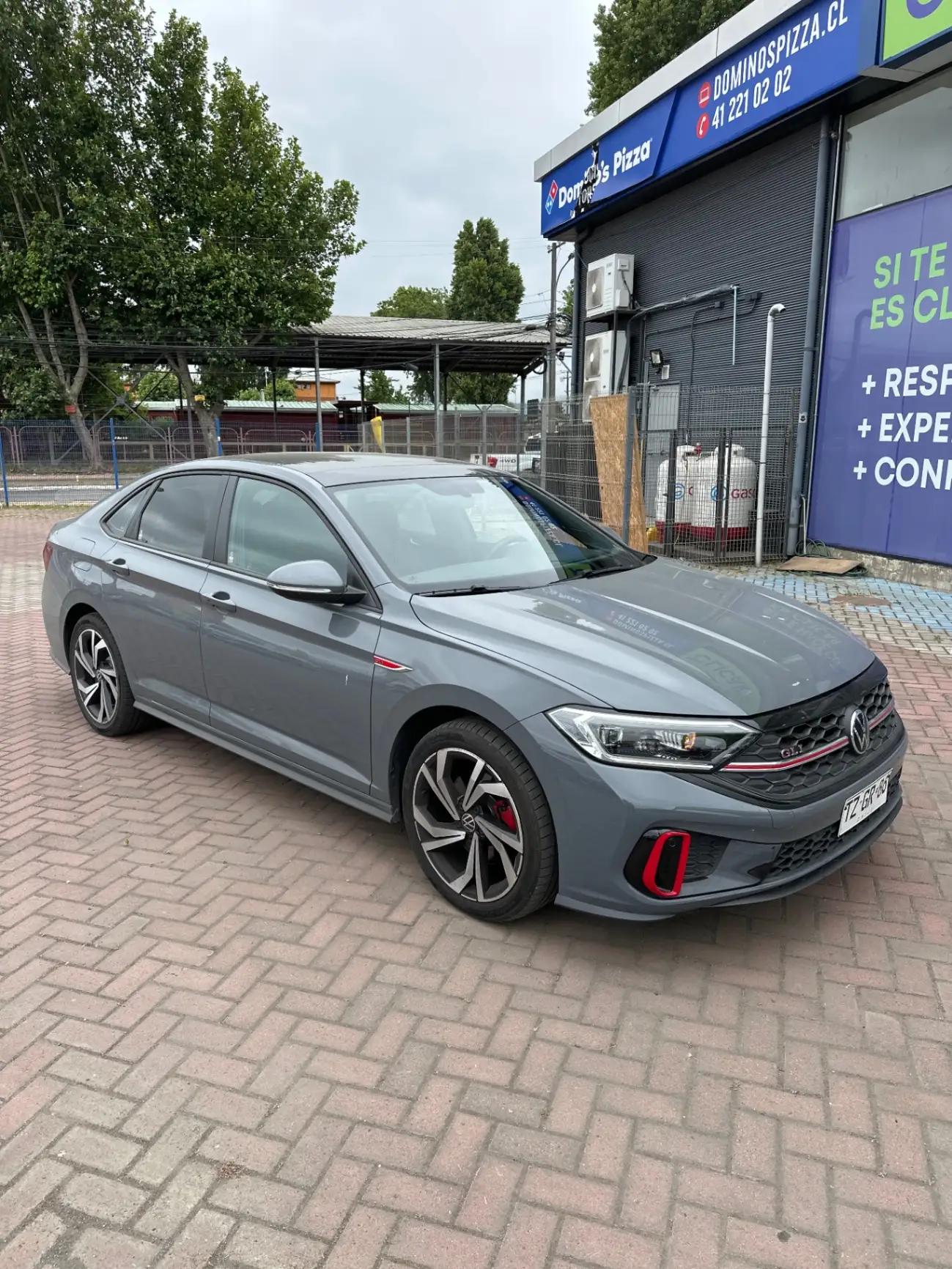 Automovil Volkswagen Jetta