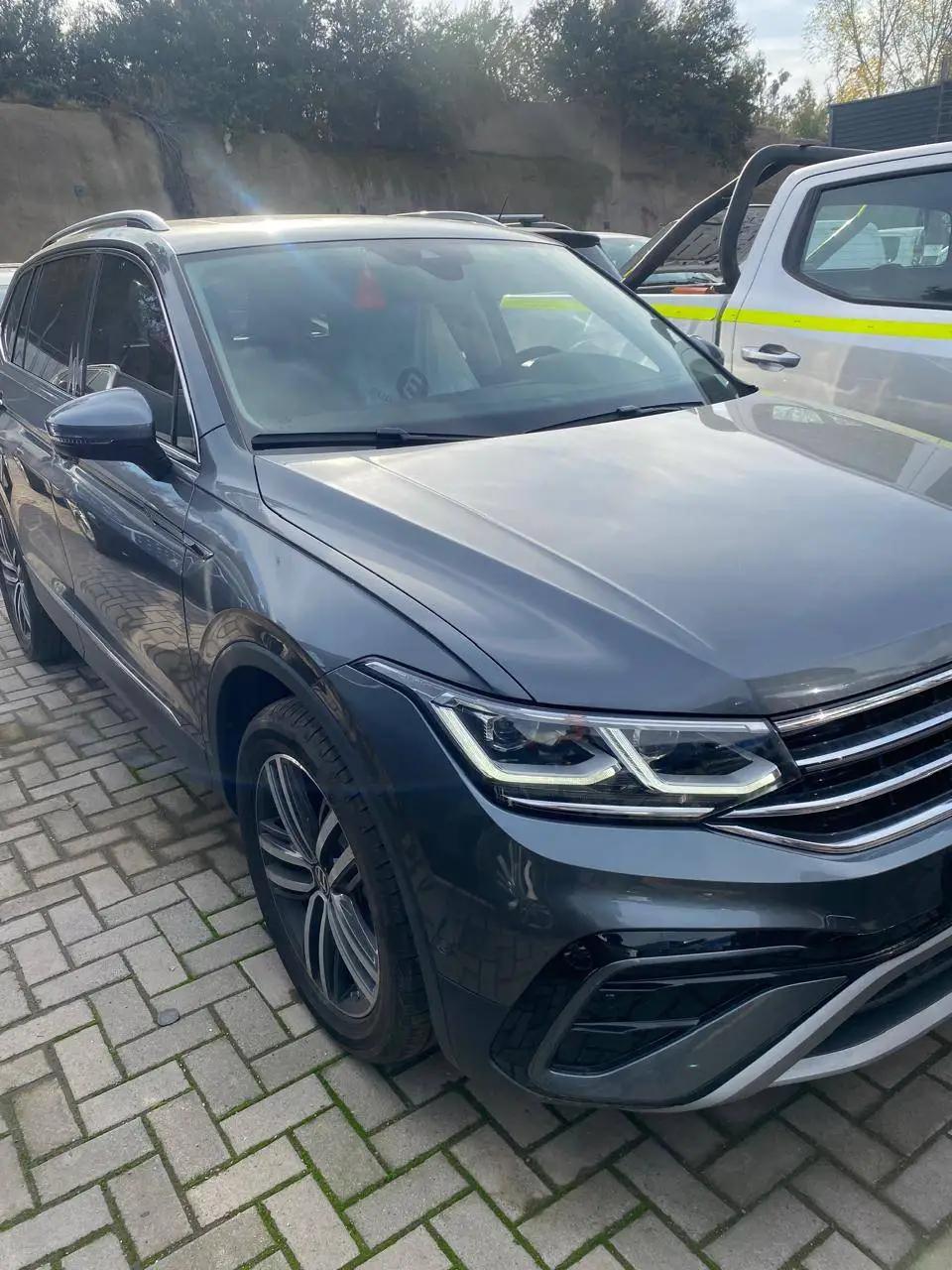 Station Wagon Volkswagen Tiguan