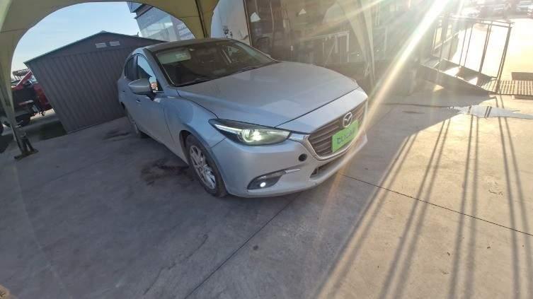 Automovil Mazda 3