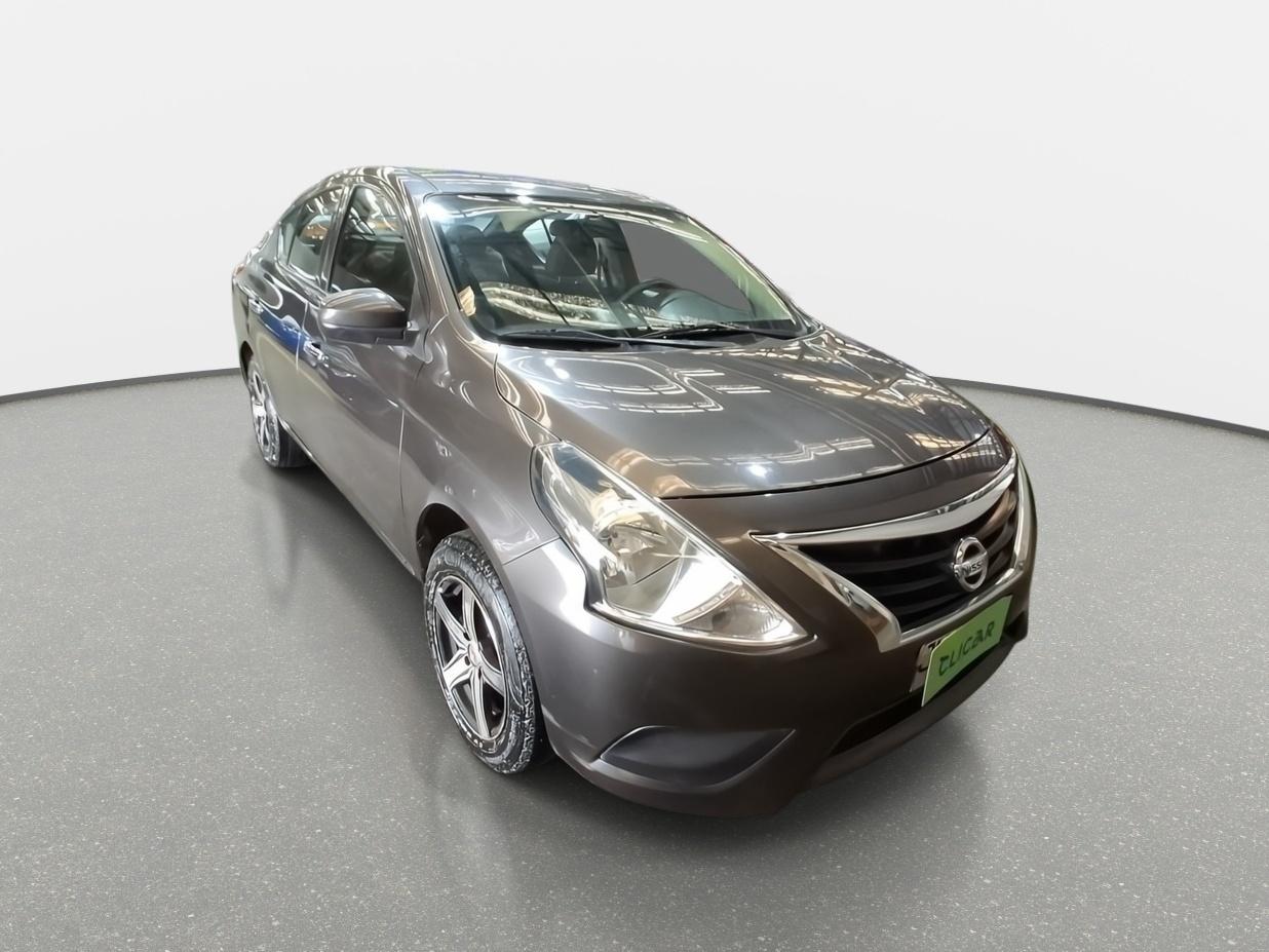 Automovil Nissan Versa