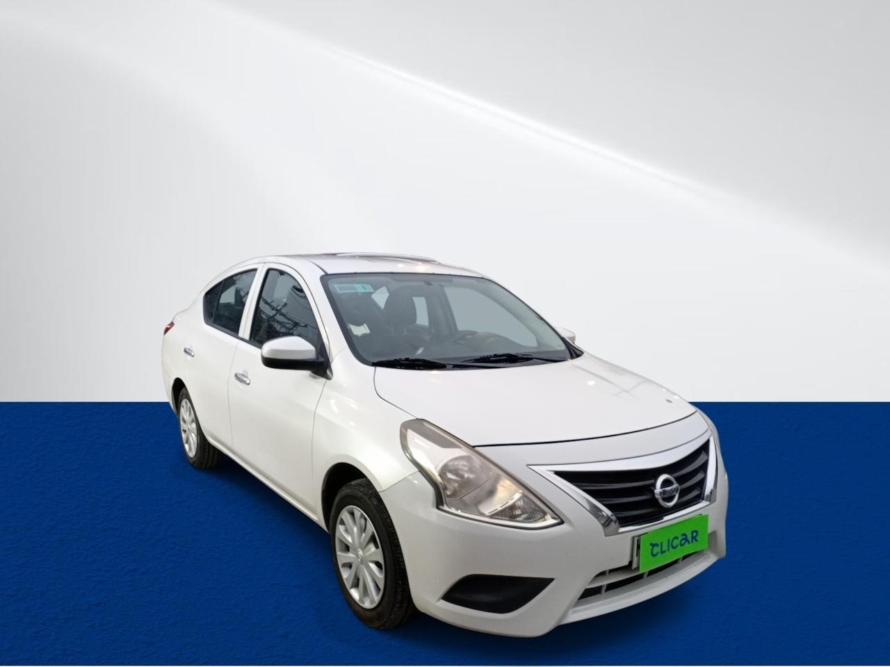 Automovil Nissan Versa