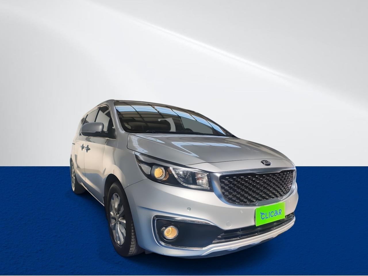 Station Wagon Kia Grand Carnival