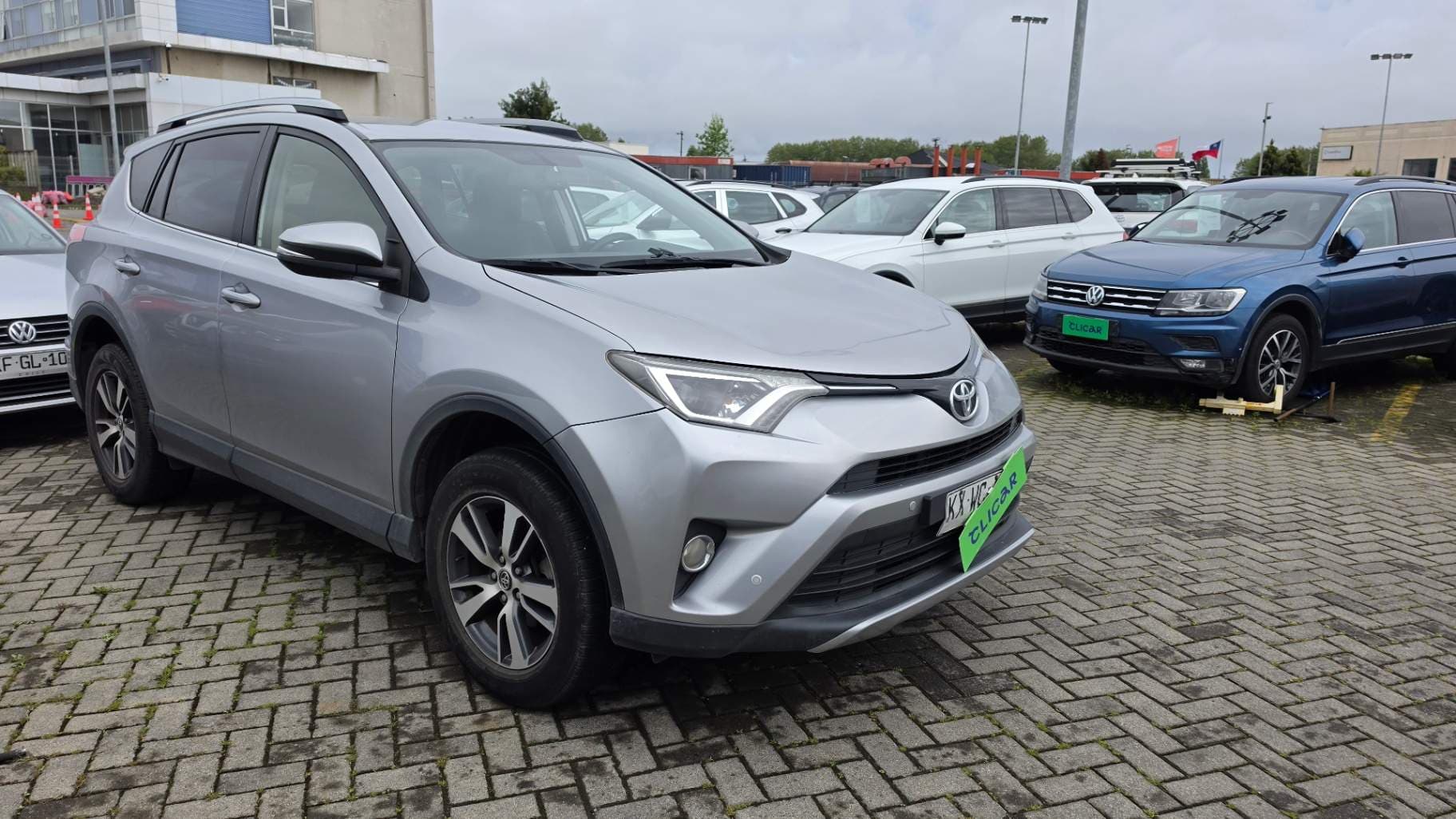 Station Wagon Toyota Rav 4