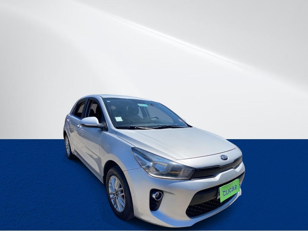 Automovil Kia Rio 5