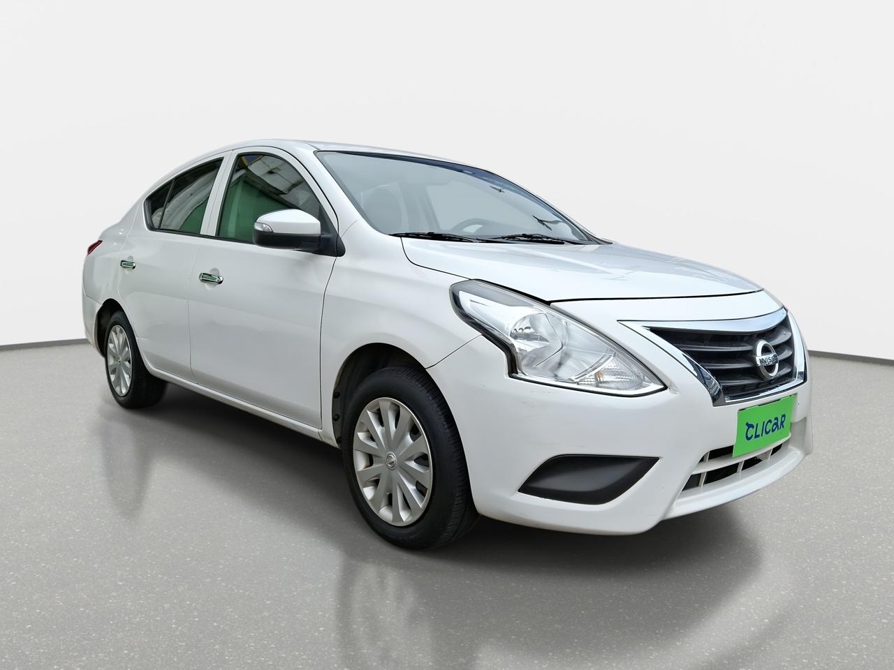 Automovil Nissan Versa