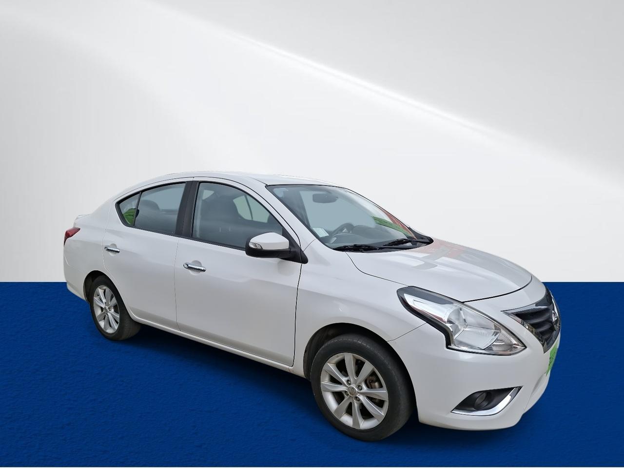 Automovil Nissan Versa