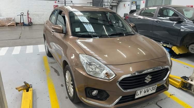Automovil Suzuki Dzire