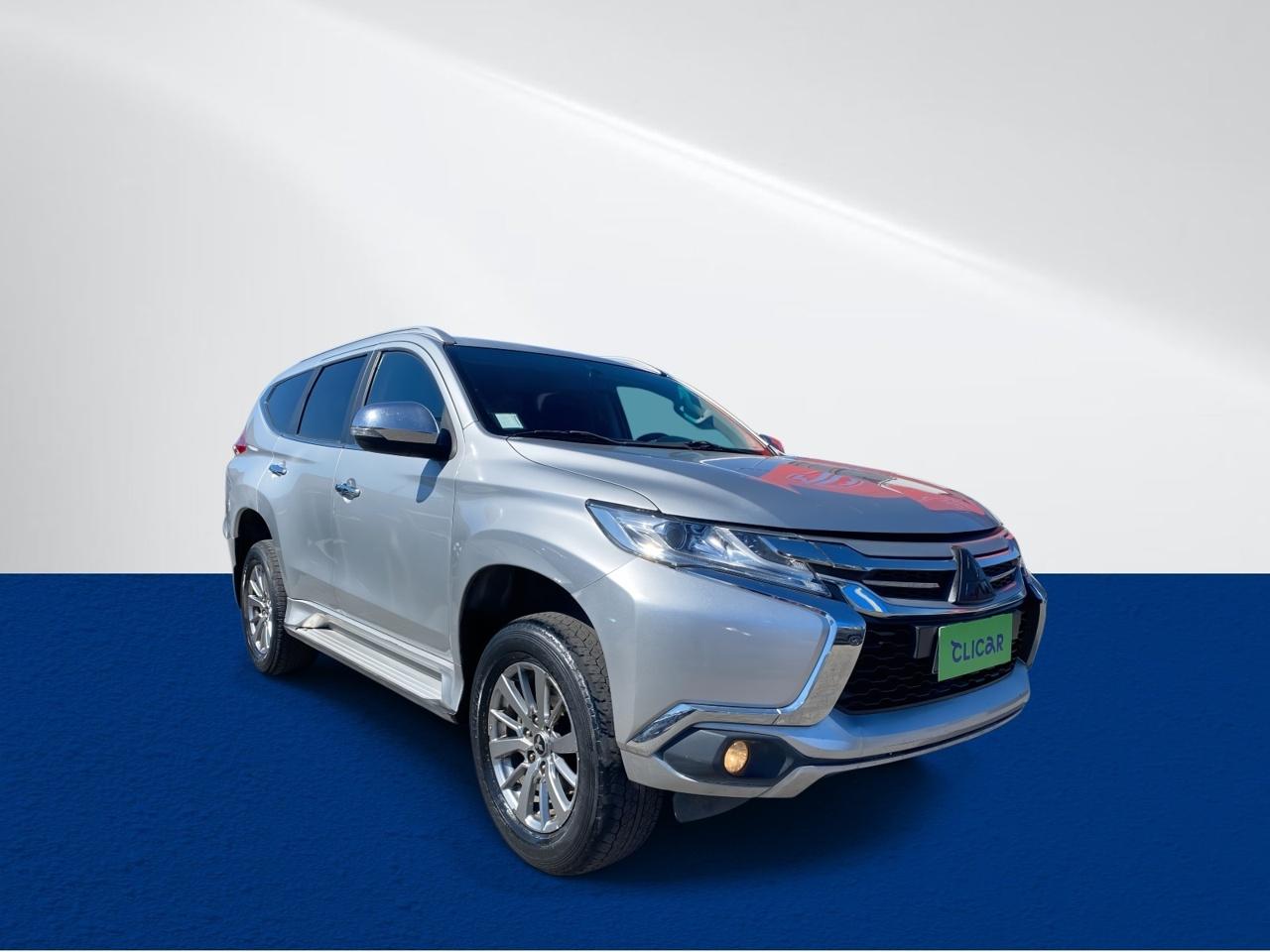 Station Wagon Mitsubishi Montero Sport