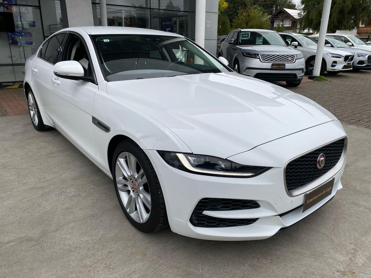 Automovil Jaguar Xe