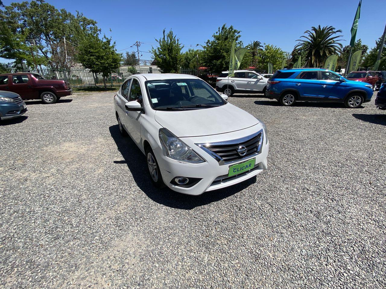 Automovil Nissan Versa