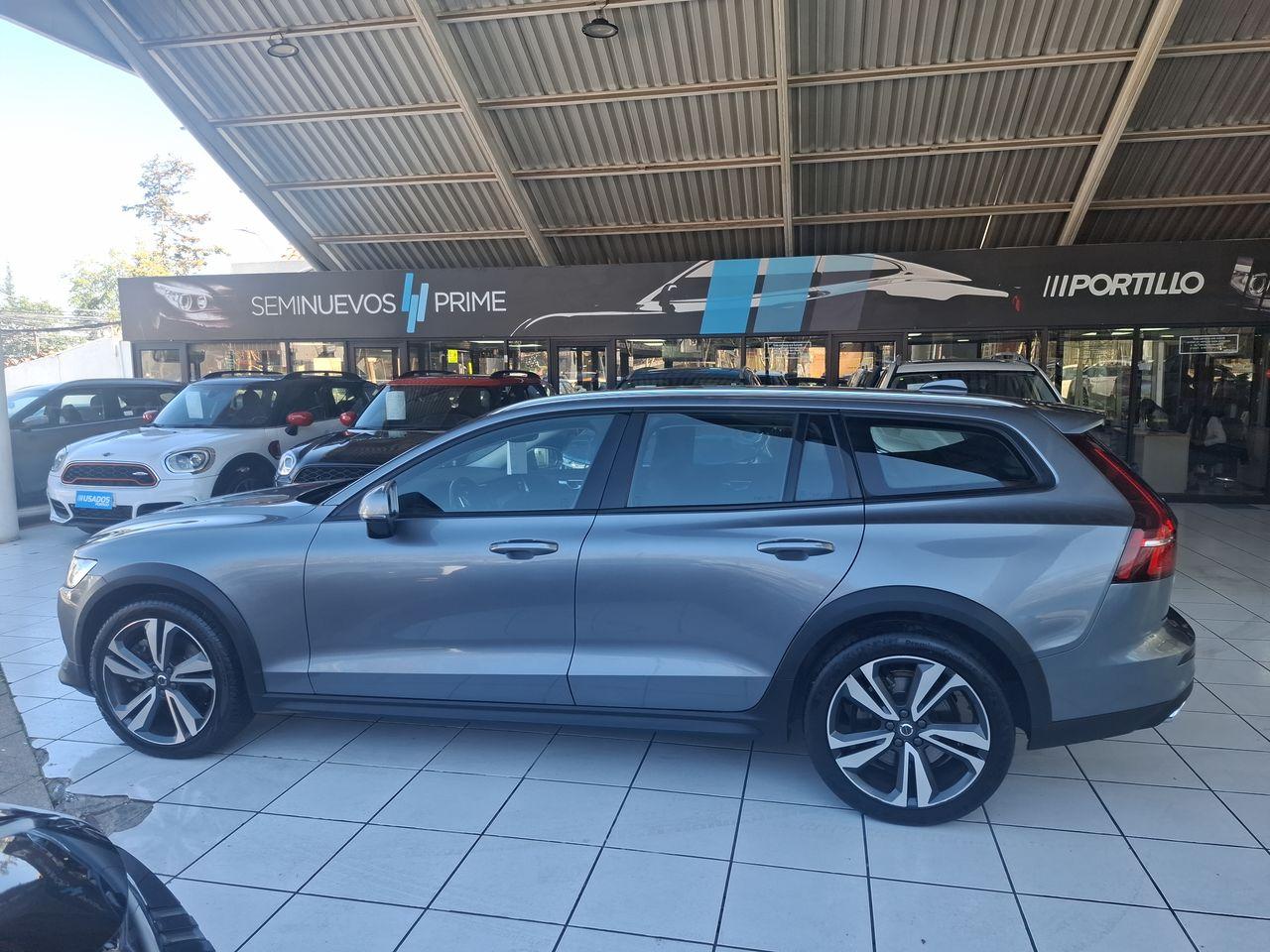 Station Wagon Volvo V60 Cross Country
