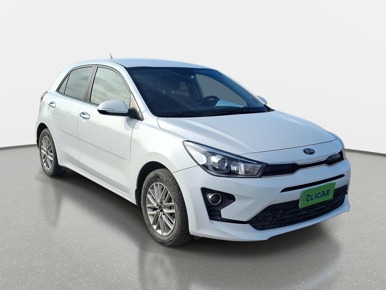 Automovil Kia Rio 5