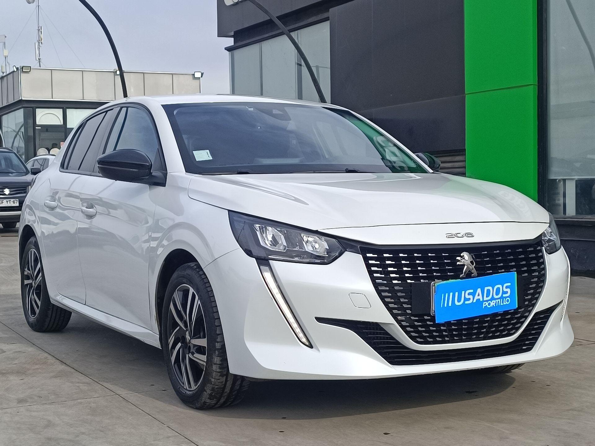 Automovil Peugeot 208